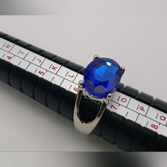 Blue Oval Crystal Statement Ring Silver Tone 6.5 - Picture 3 of 3